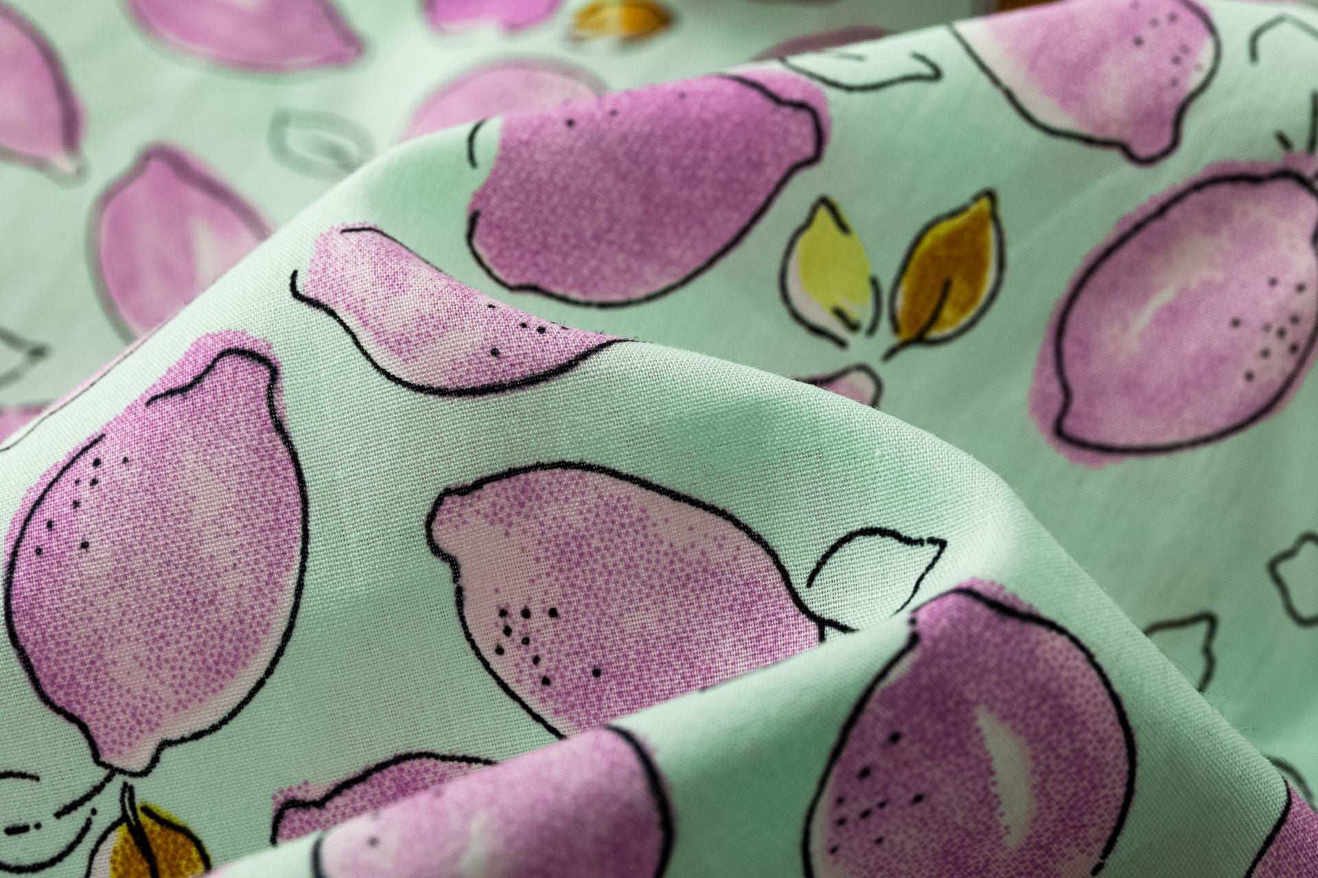 Top Asimétrico Limones Morados