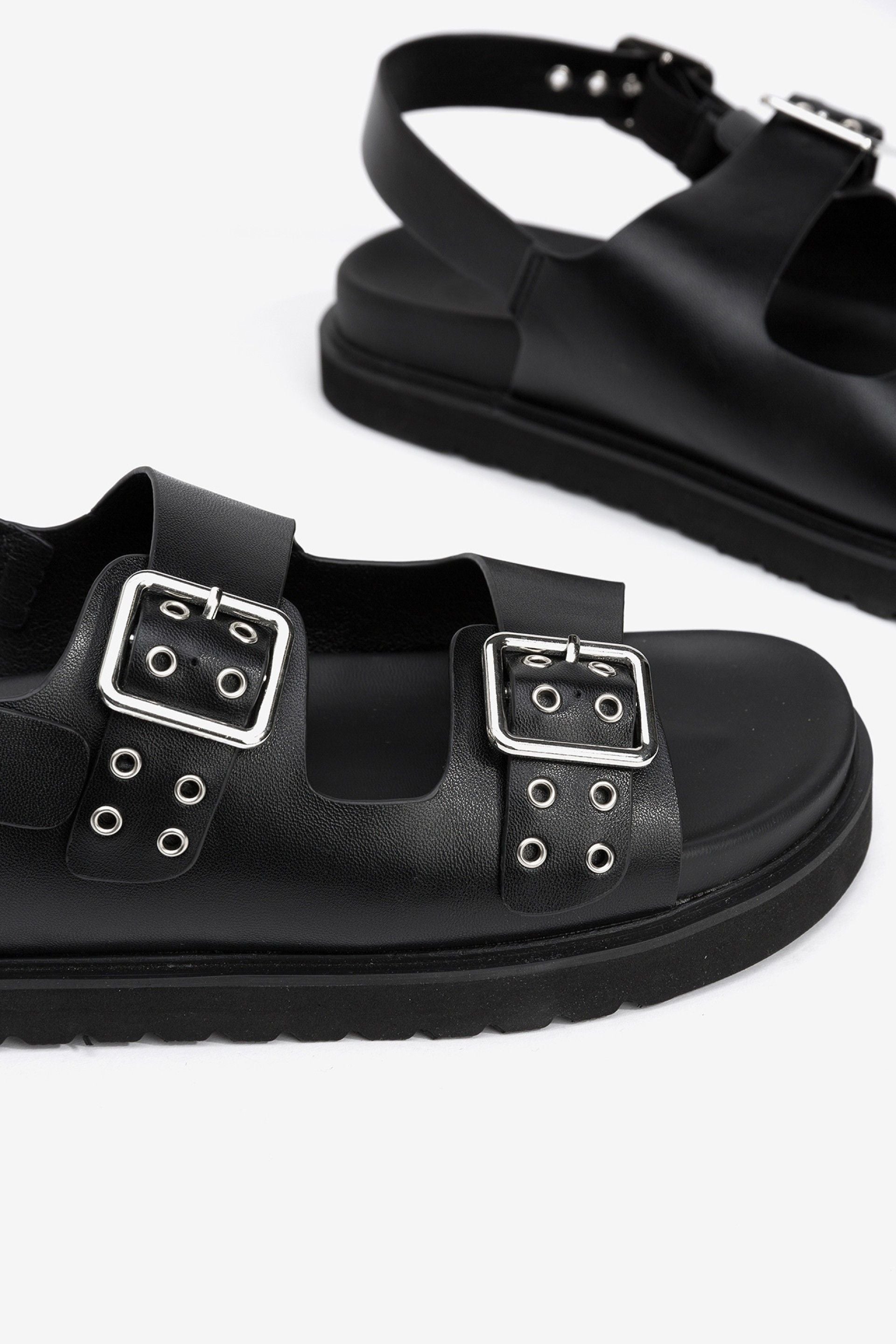 Sandalias Valeria Negras Hebilla