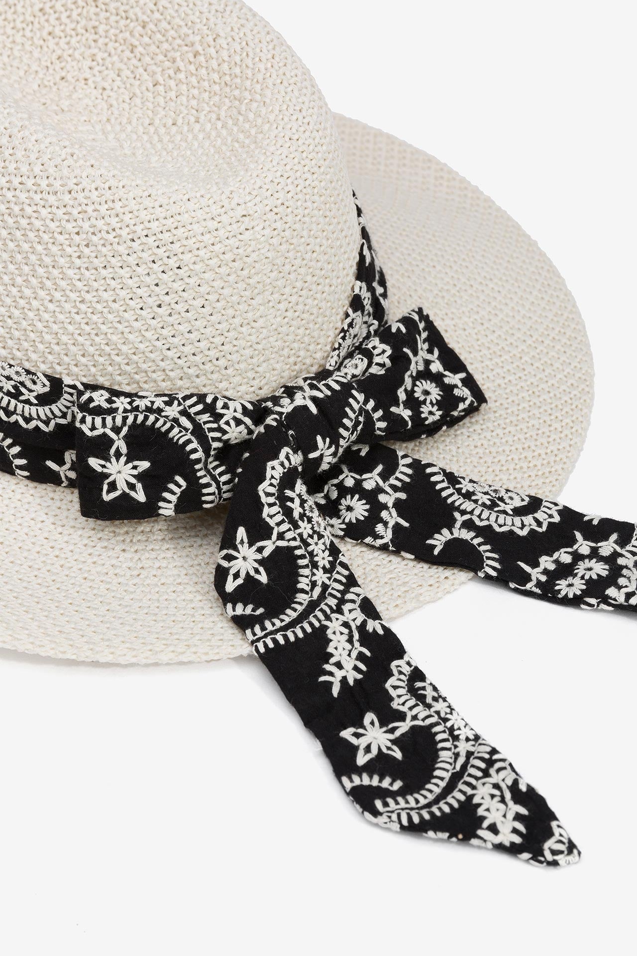 Sombrero Lazo Bordado 370
