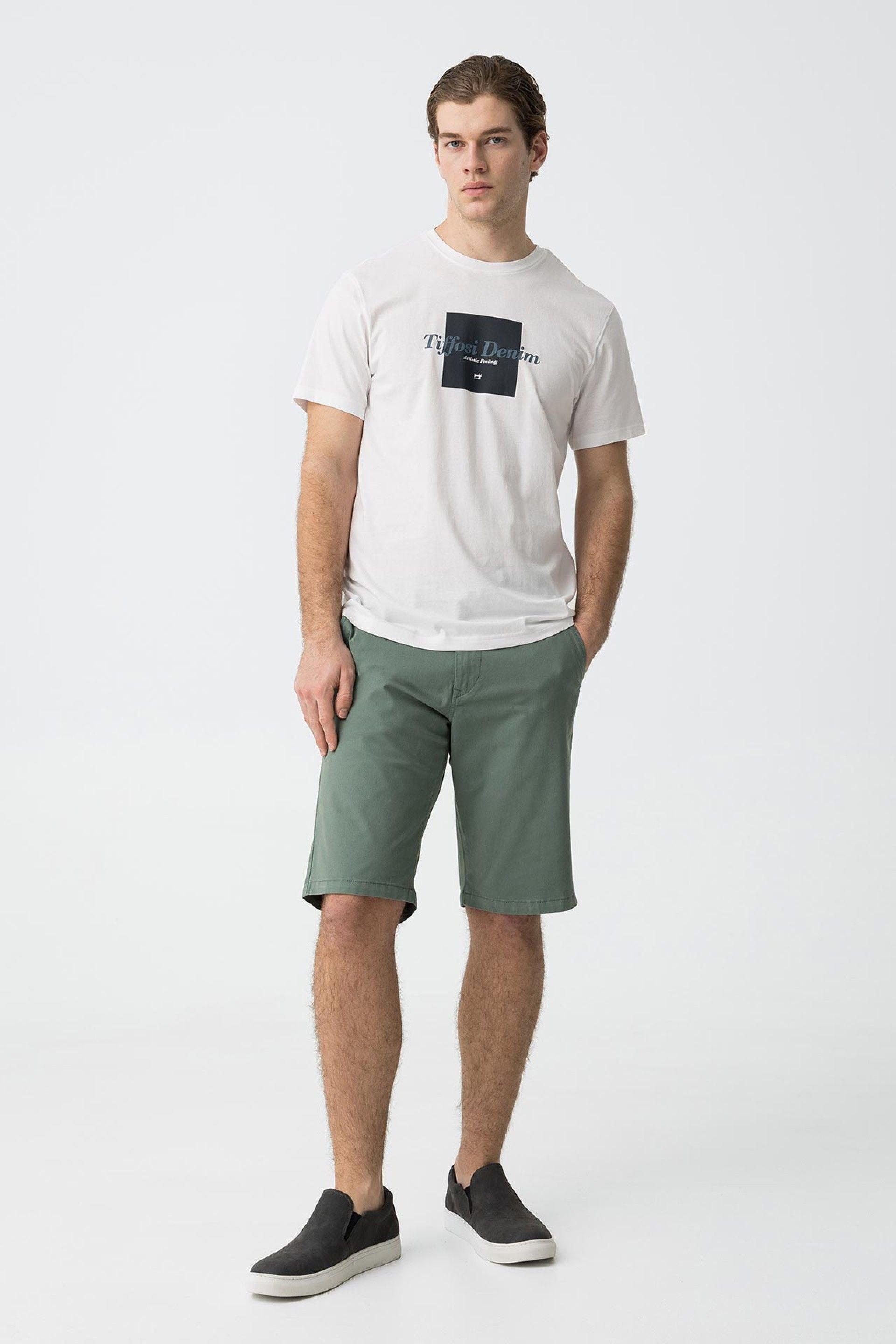 Bermuda Chino Slim Verde Prado 802