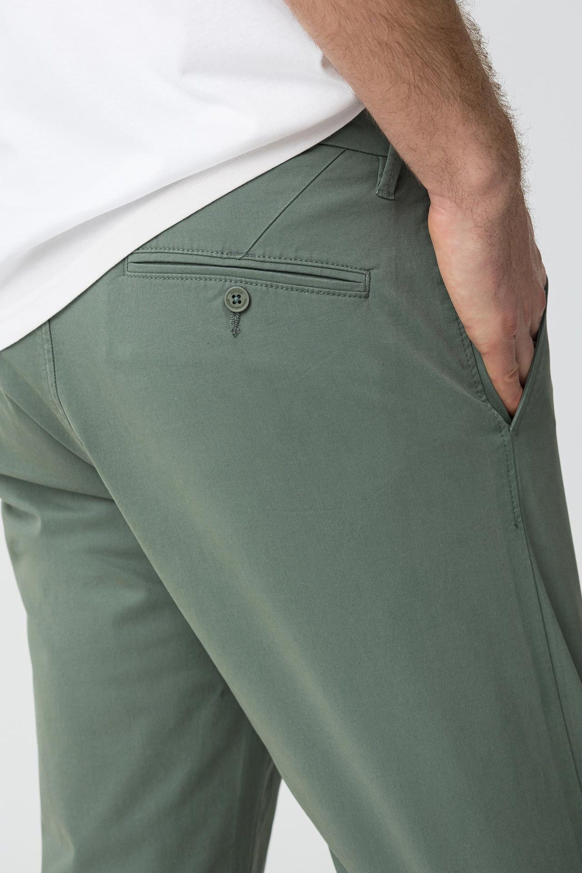 Bermuda Chino Slim Verde Prado 802