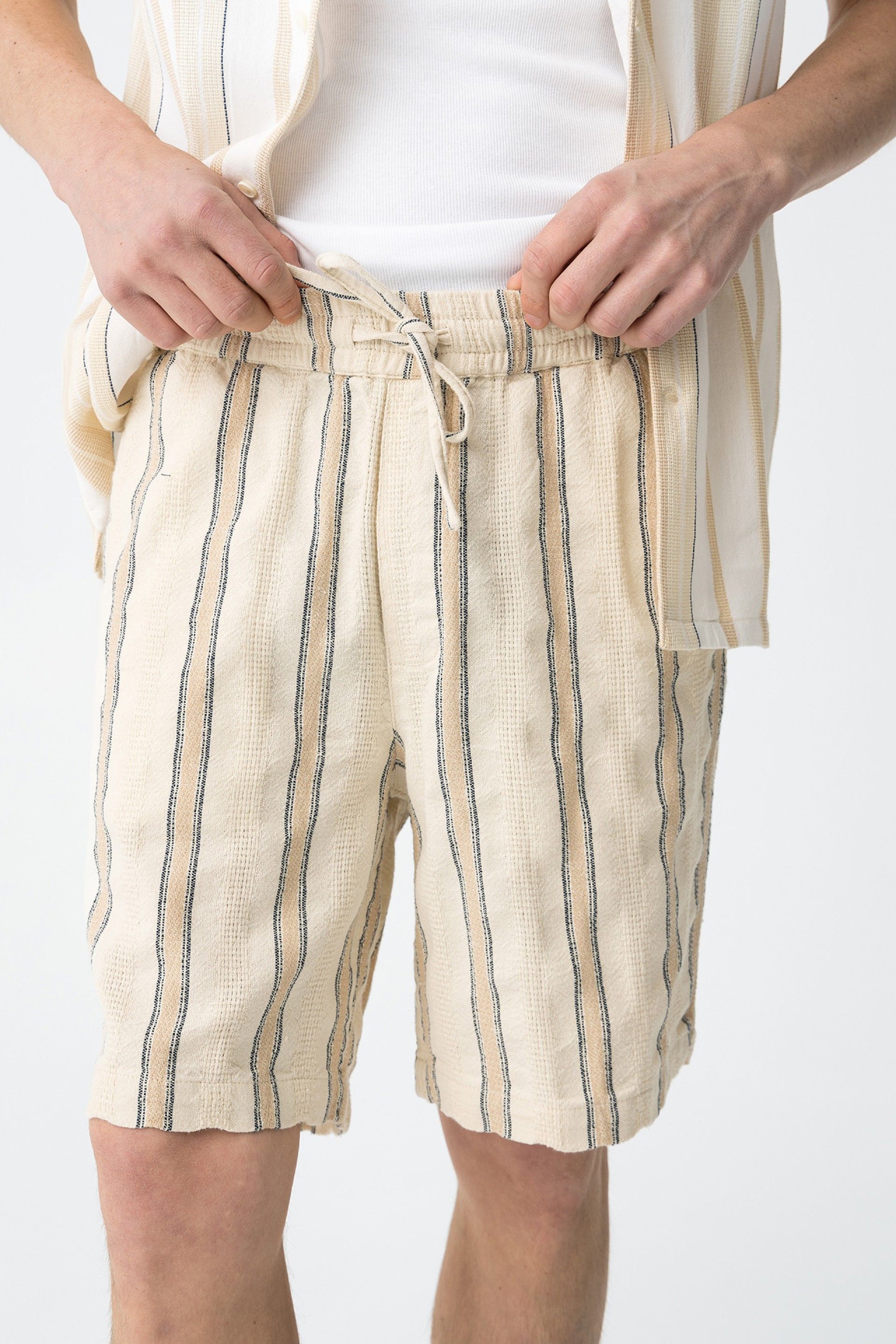 Jogger Short Rayas Beige