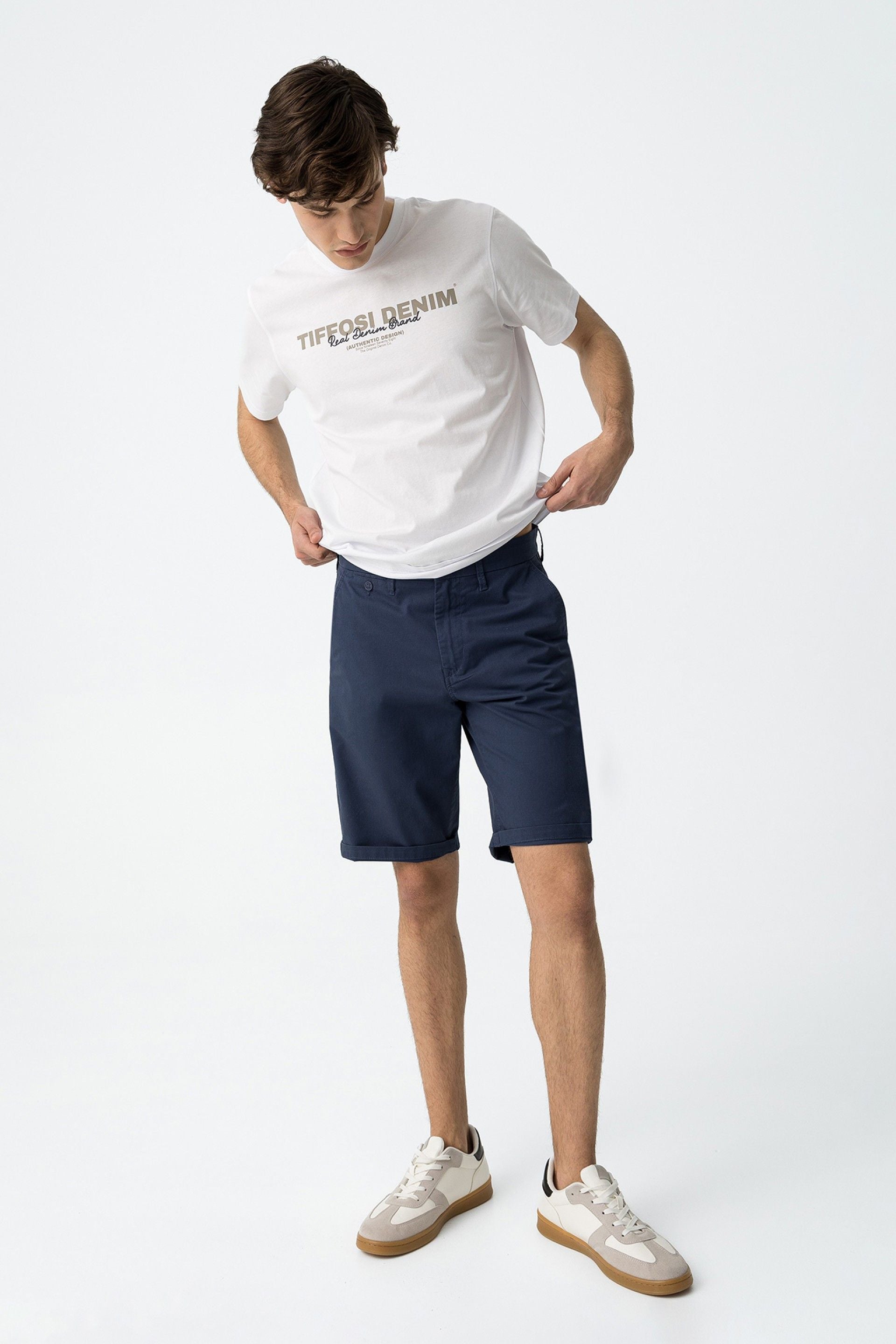 Bermuda Chino Slim Azul 750