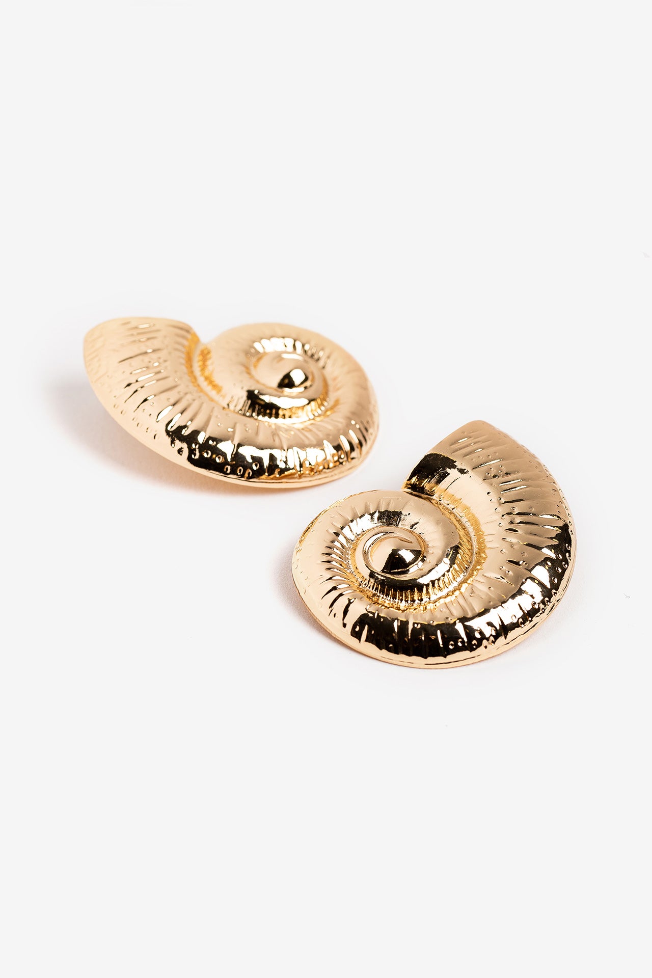 Pendientes Concha Dorado 9620