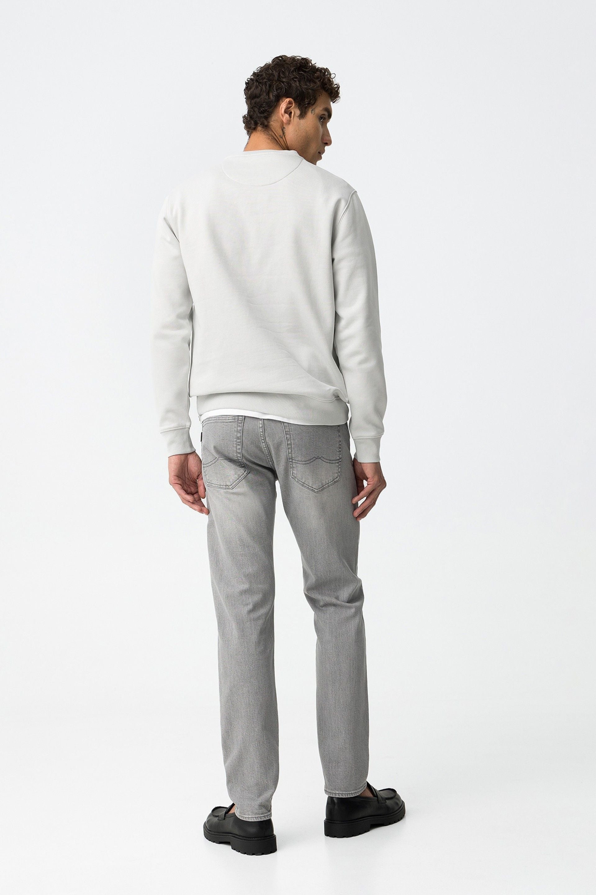 Jeans Dylan Tapered Gris