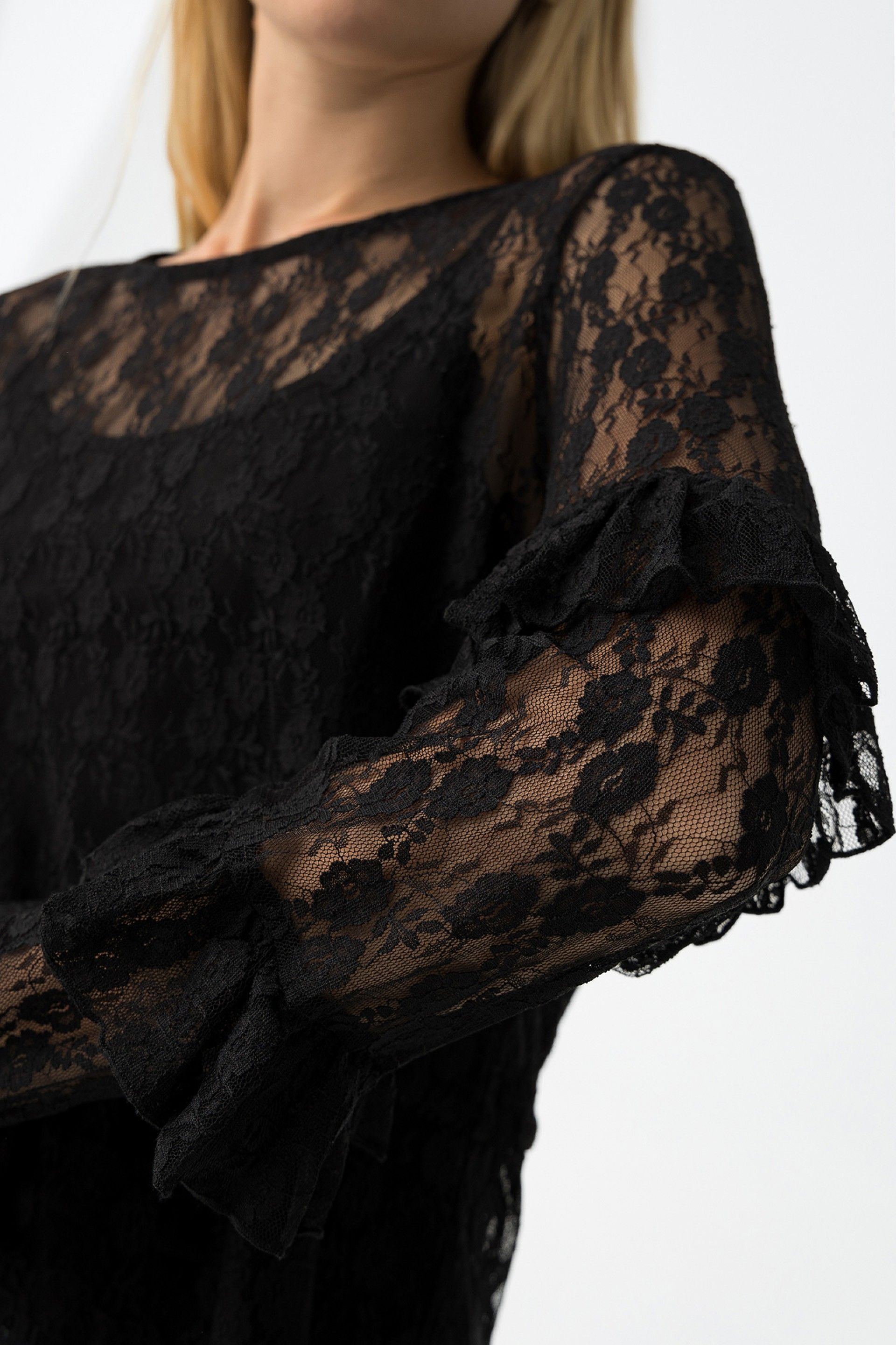 Blusa Mad Encaje Negra