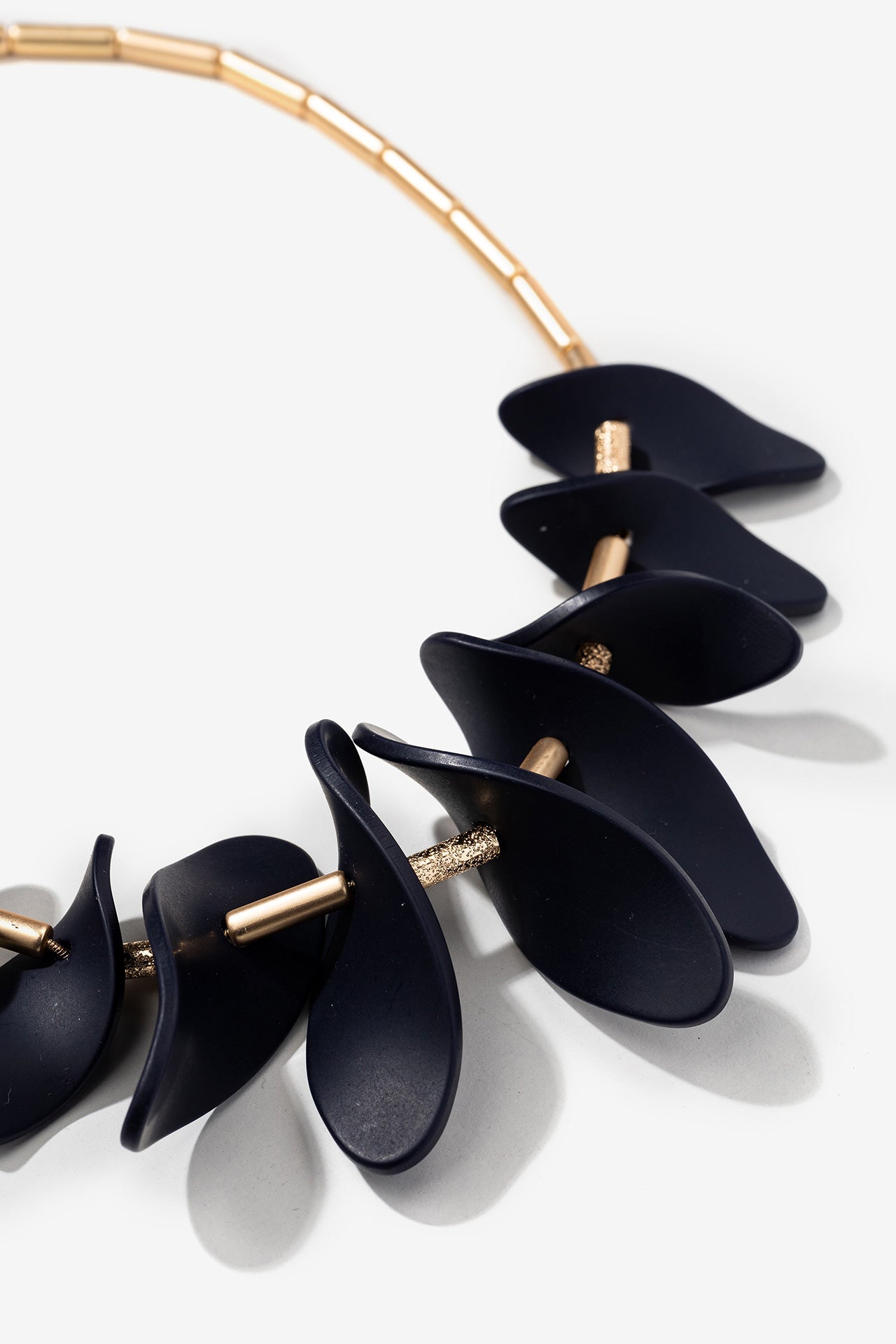 Collar Pétalos Marino 3820