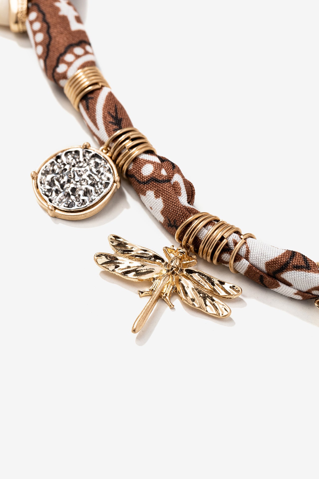 Collar Marrón Charms 3932