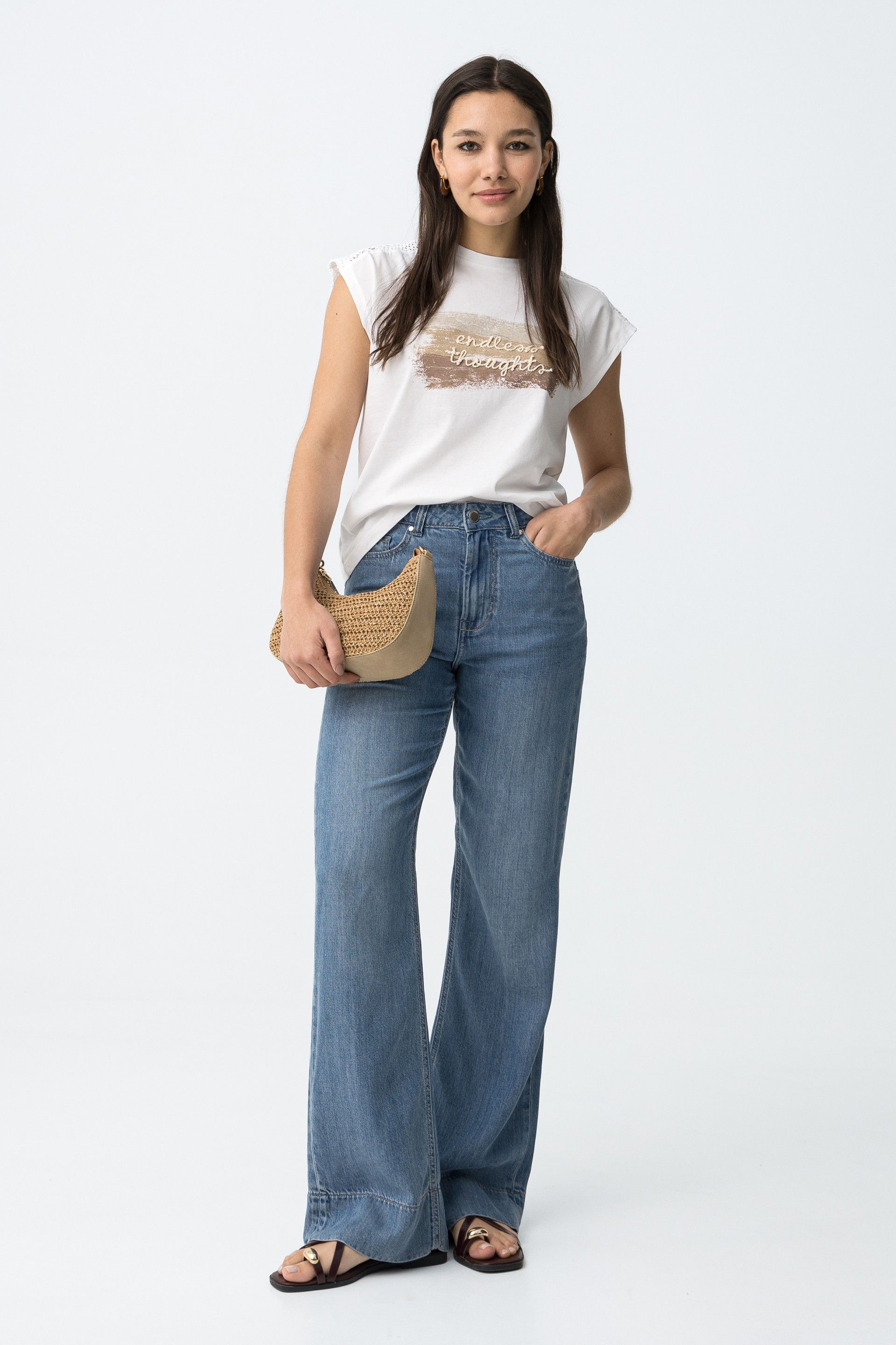 Camiseta Jellicent Blanca