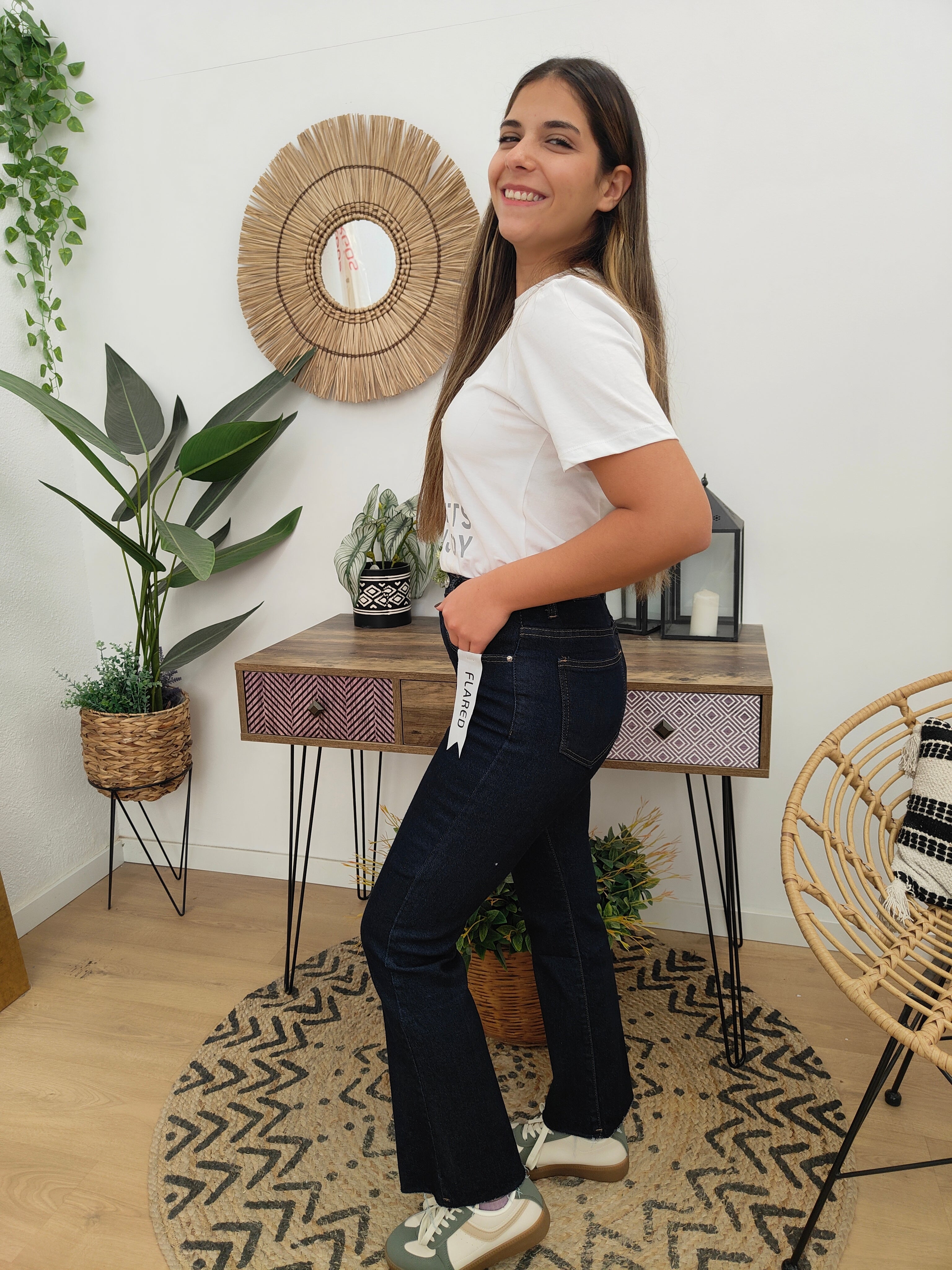 Jeans Azul Oscuro Flare