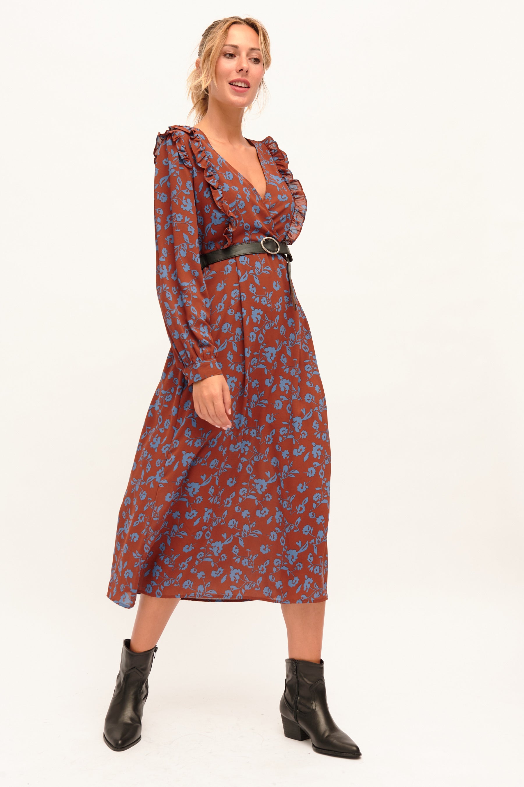 Vestido Midi Marrón Flores Azules