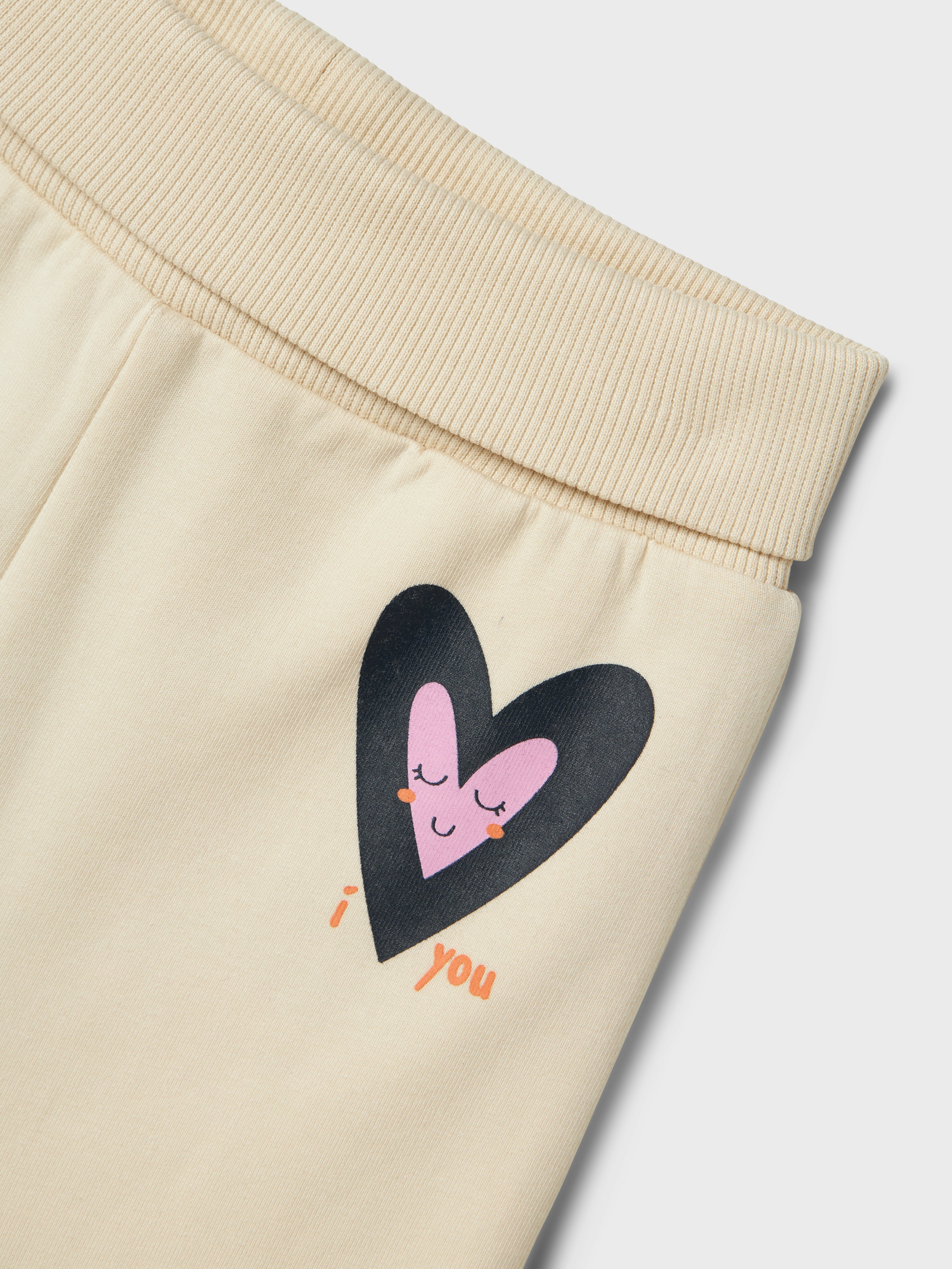 Pantalón Chándal Beige Corazón Bebé
