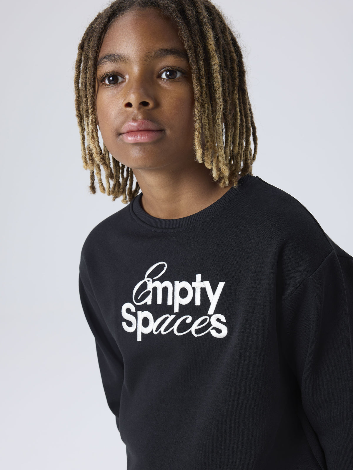 Sudadera Empty Spaces Negra Kid