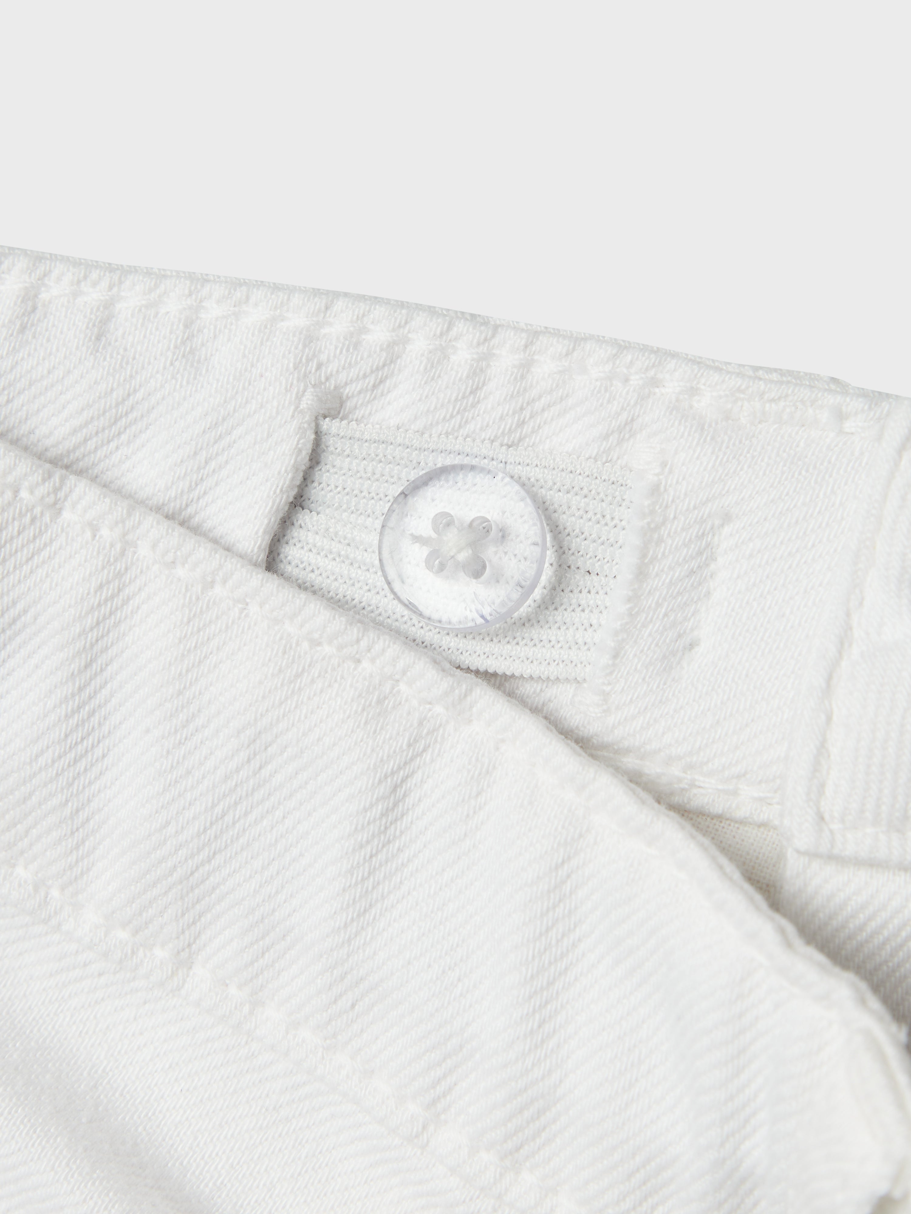 Short Vaquero Deshilachado Blanco Kid