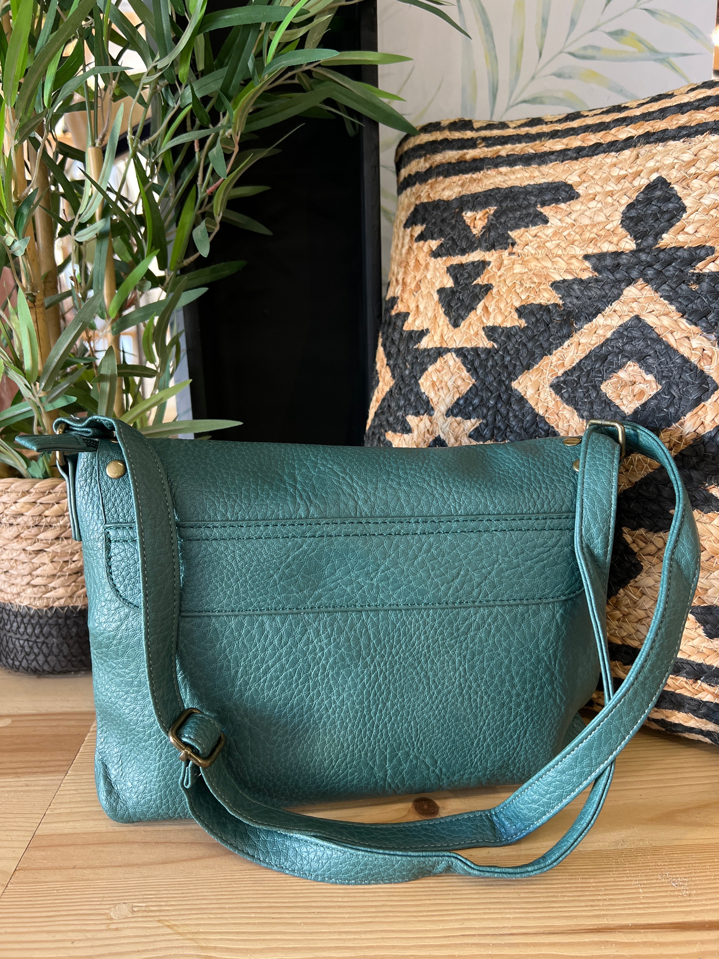Bolso Tachuelas Turquesa