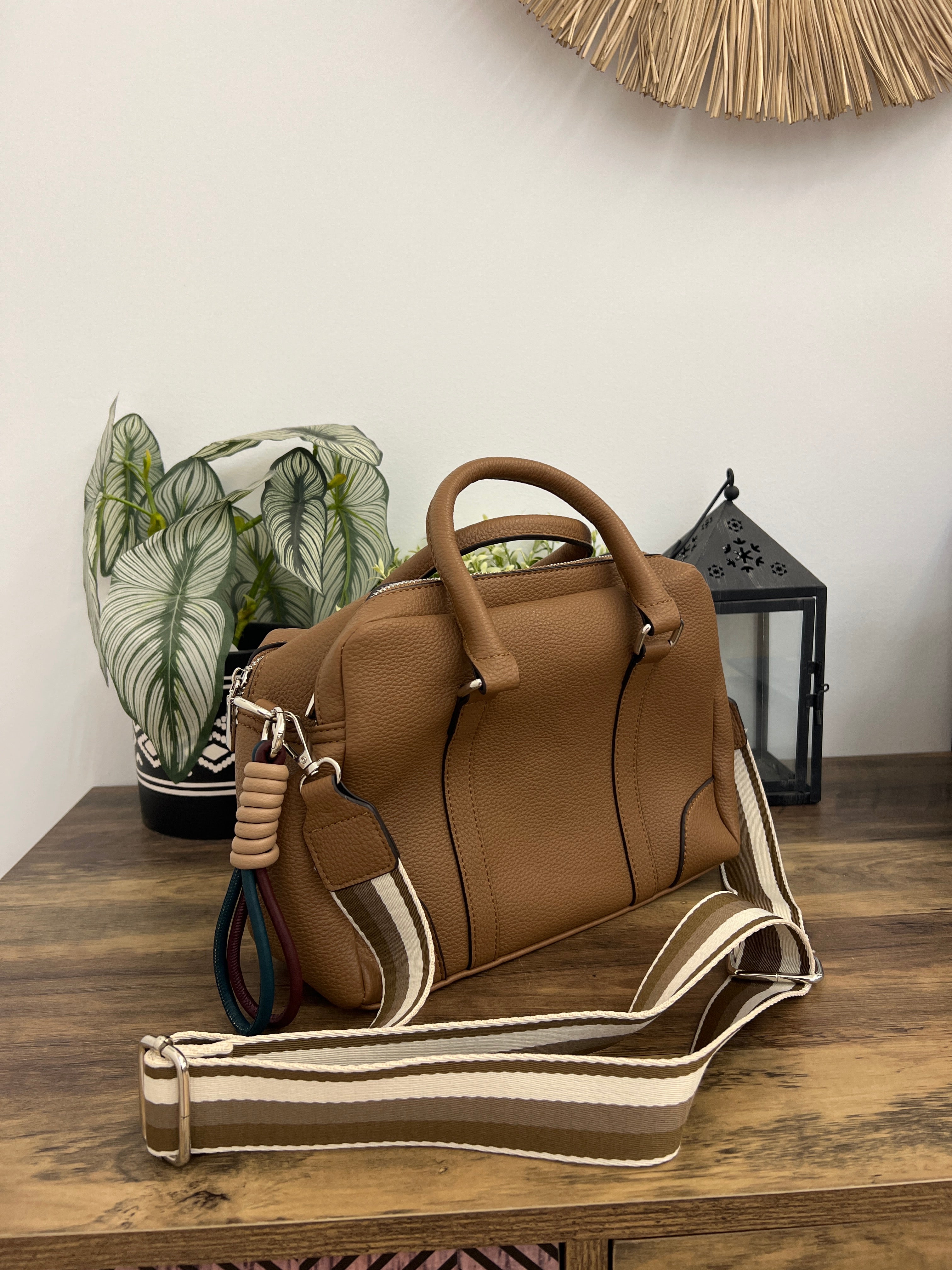 Bolso Polipiel Asa Corta Marrón