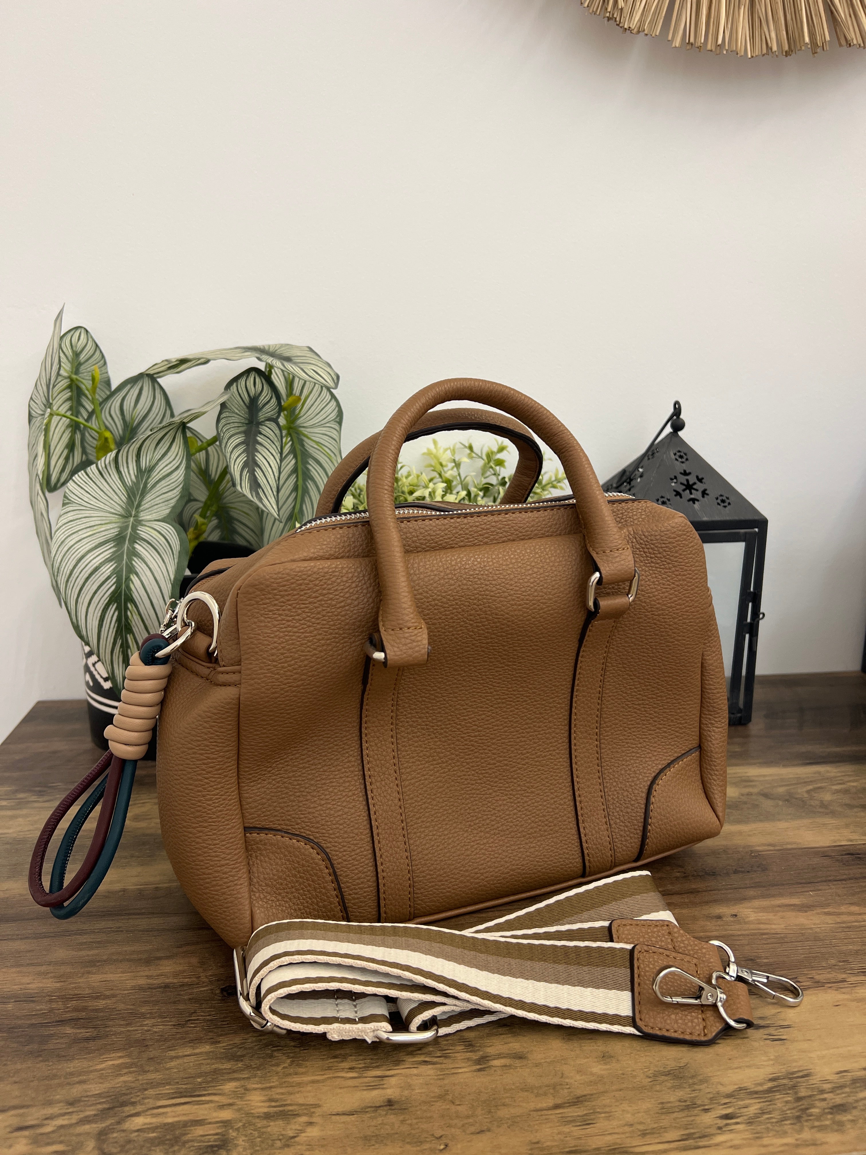 Bolso Polipiel Asa Corta Marrón