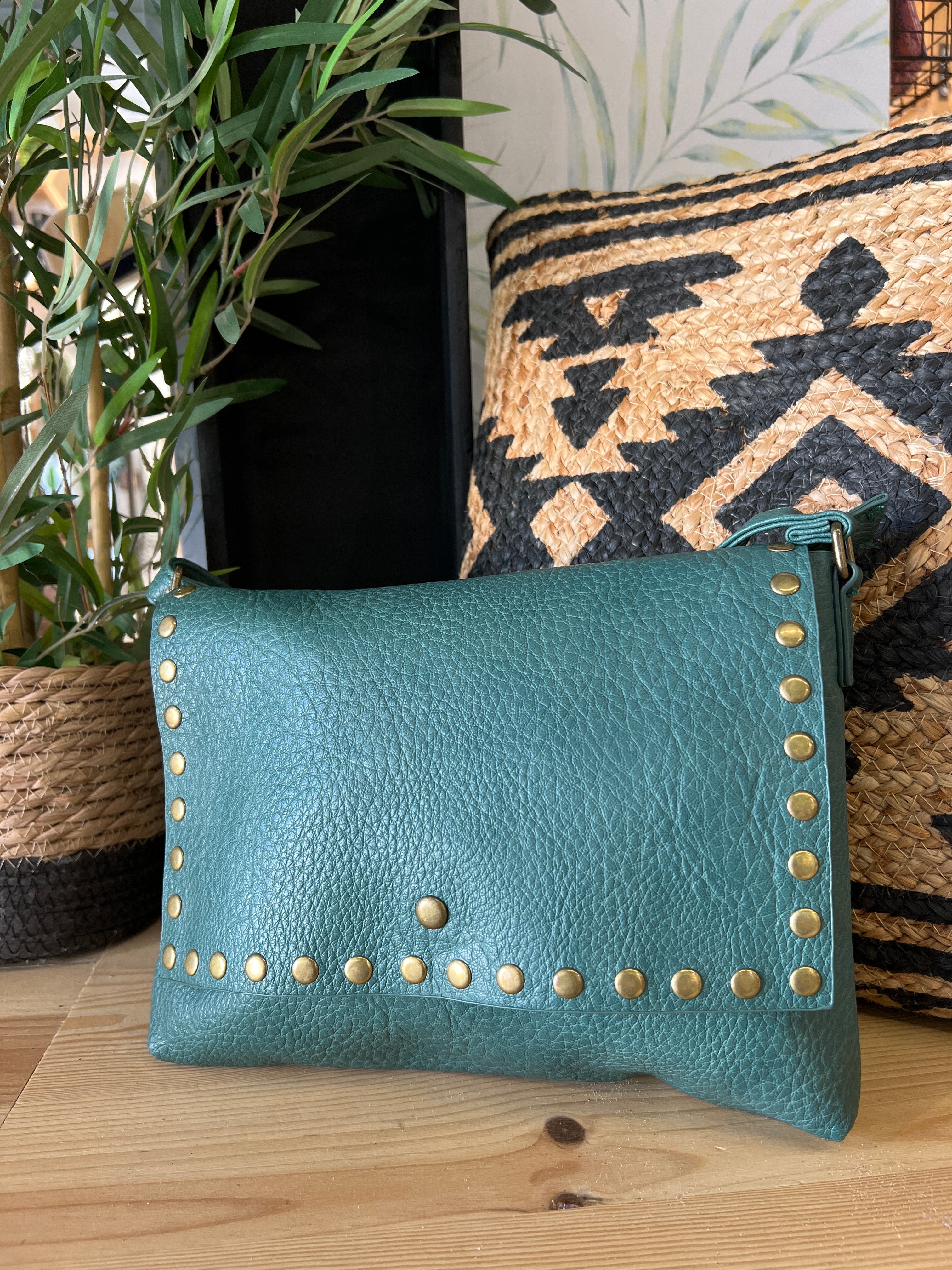 Bolso Tachuelas Turquesa