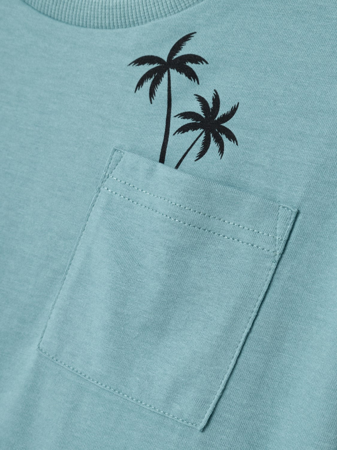 Camiseta Básica Bolsillo Palmeras