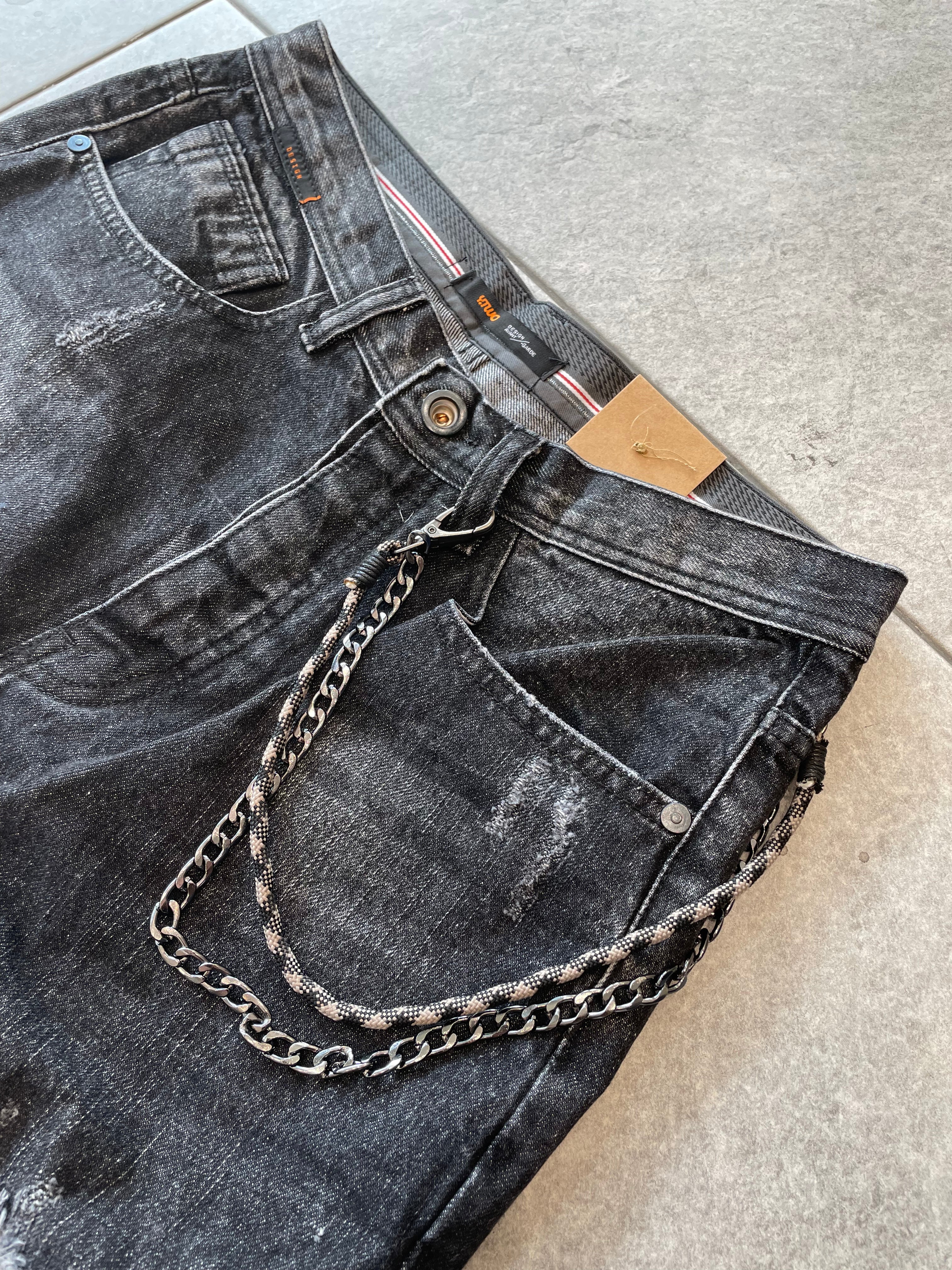 Jeans Negro Regular Fit Cadena