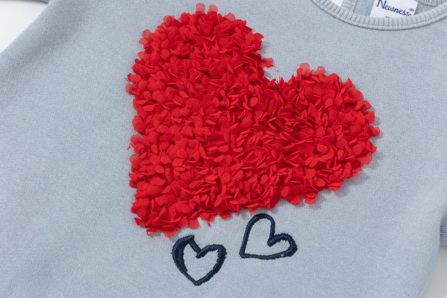 Sudadera corazón pétalos