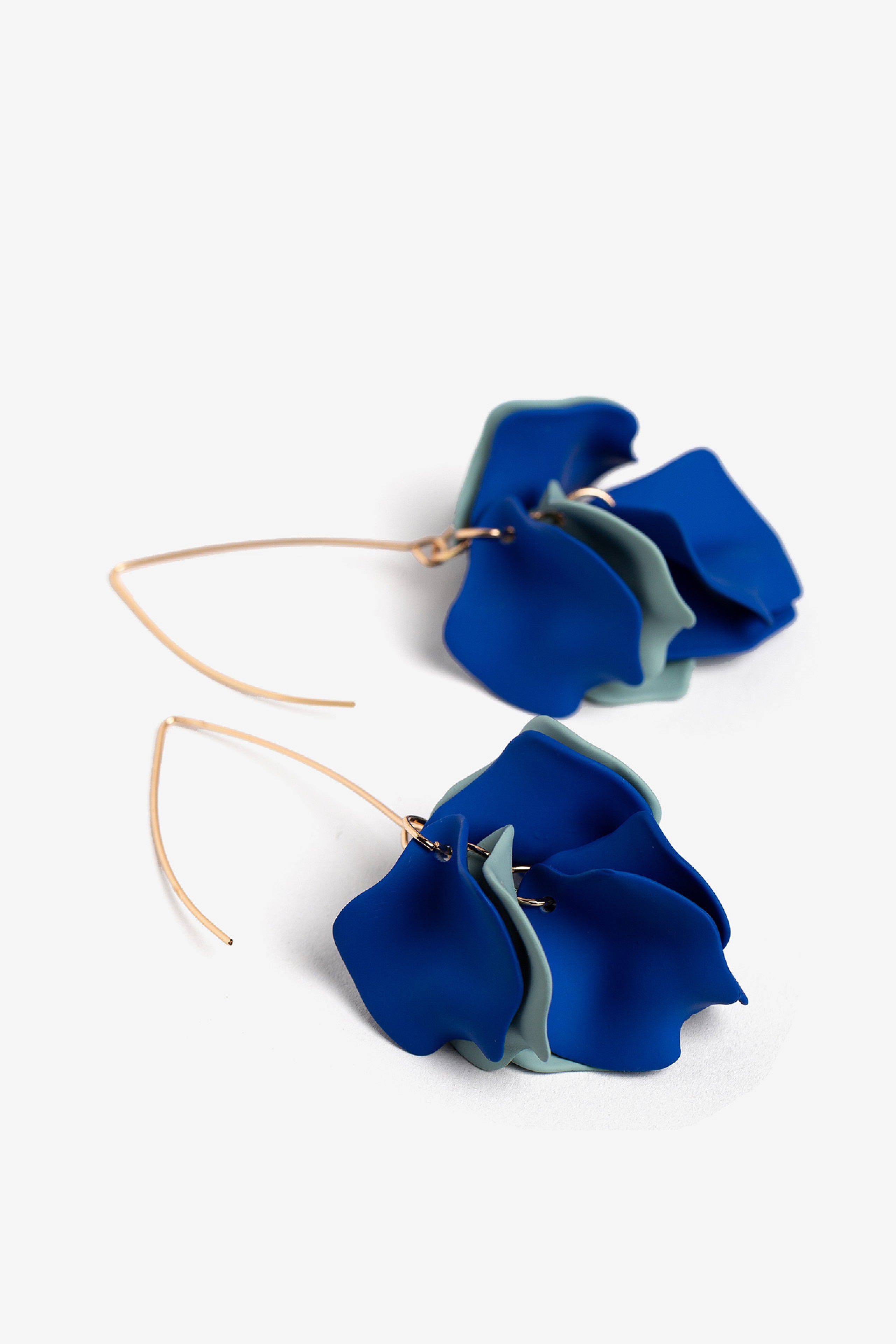 Pendientes Pétalos Mate Azul 6189