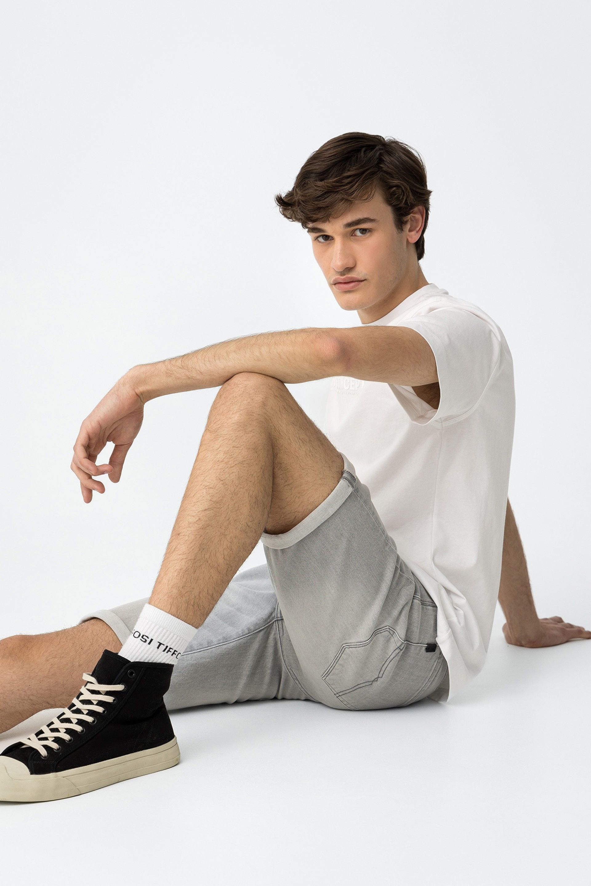 Bermuda Slim 52 Gris