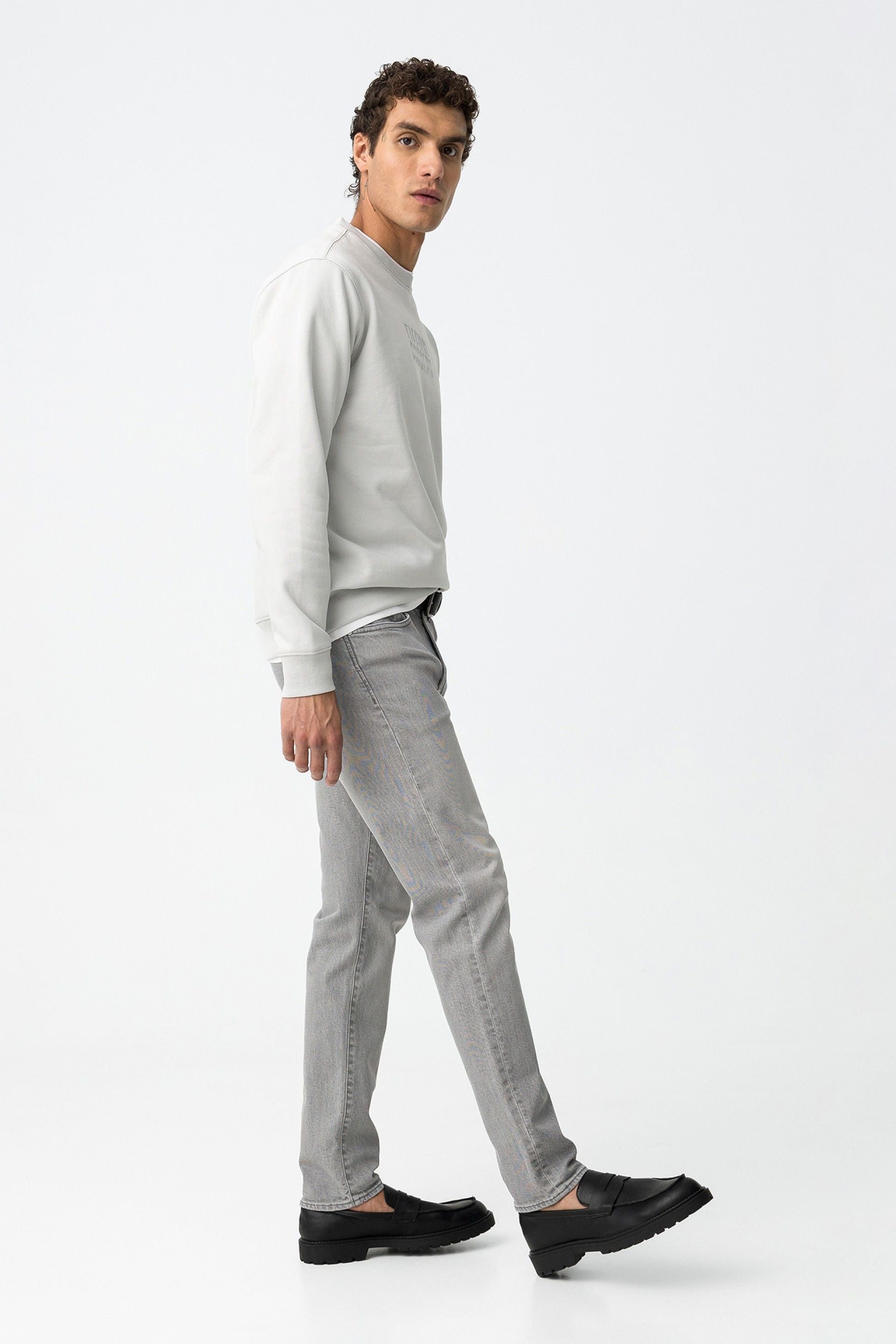 Jeans Dylan Tapered Gris