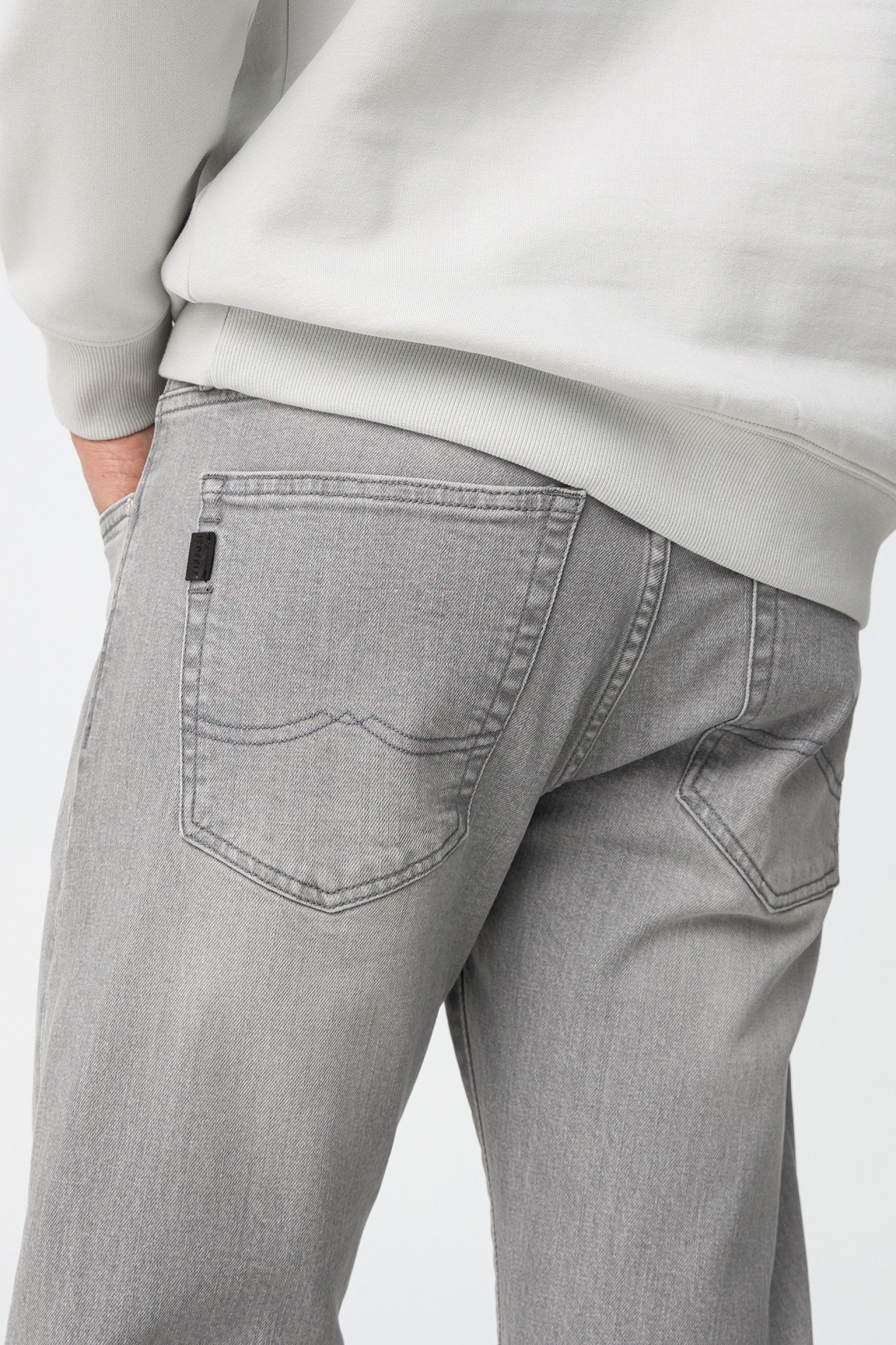 Jeans Dylan Tapered Gris
