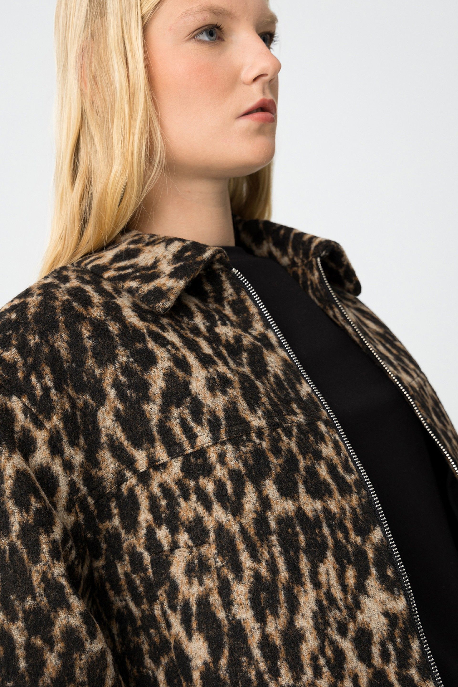 Cazadora Rizz Leopardo