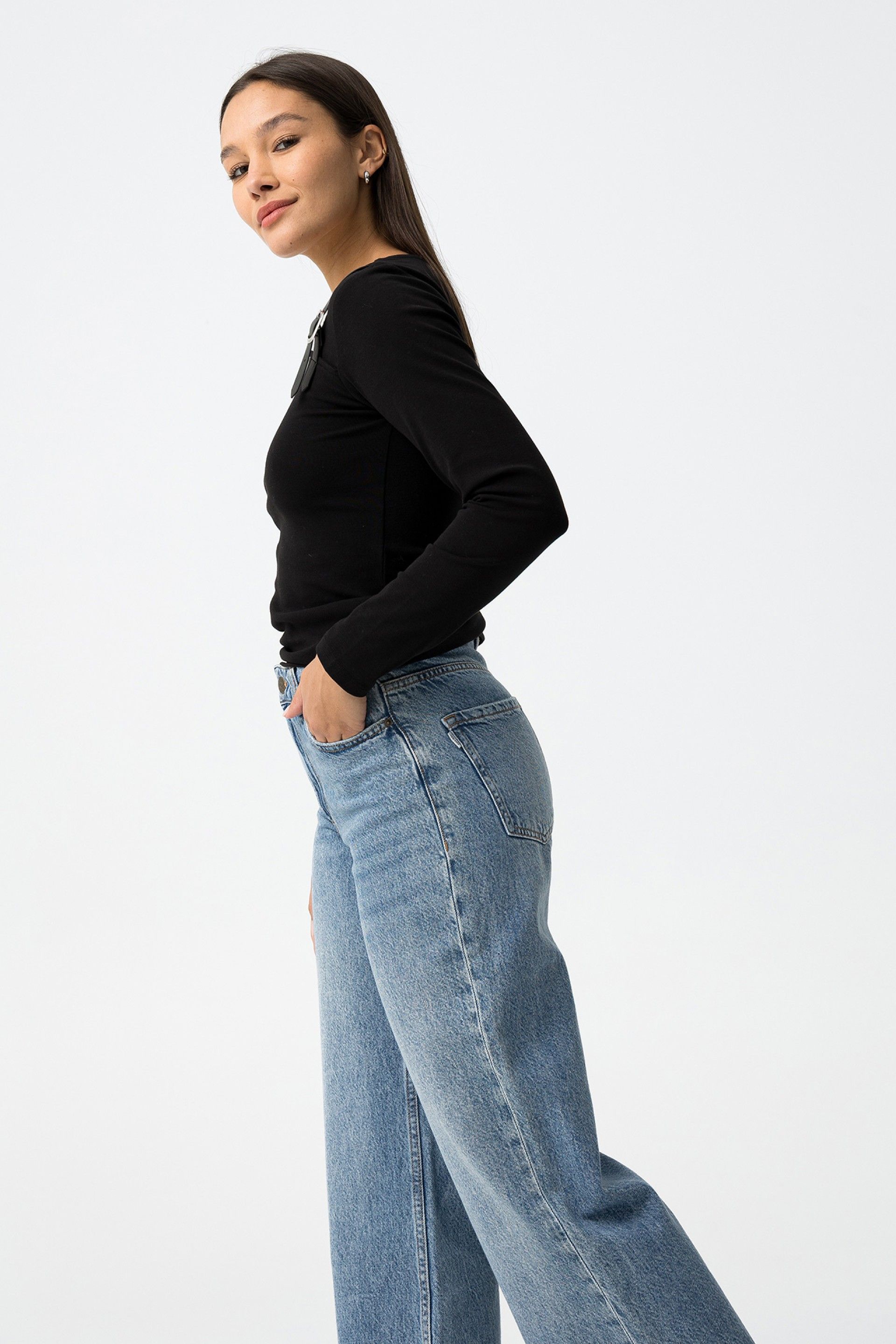 Camiseta Asimétrica Malli Negra