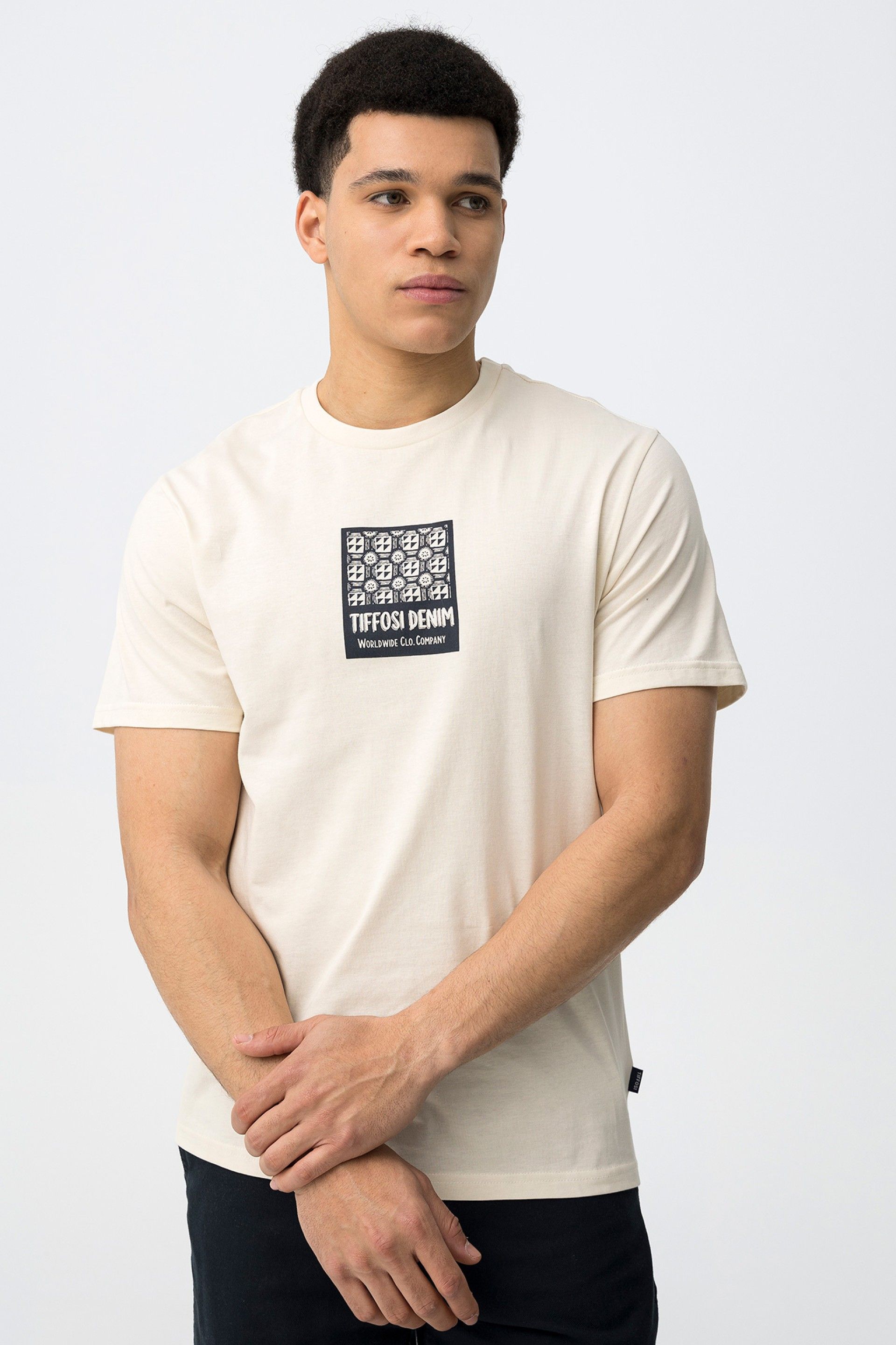 Camiseta Nikolai Crudo