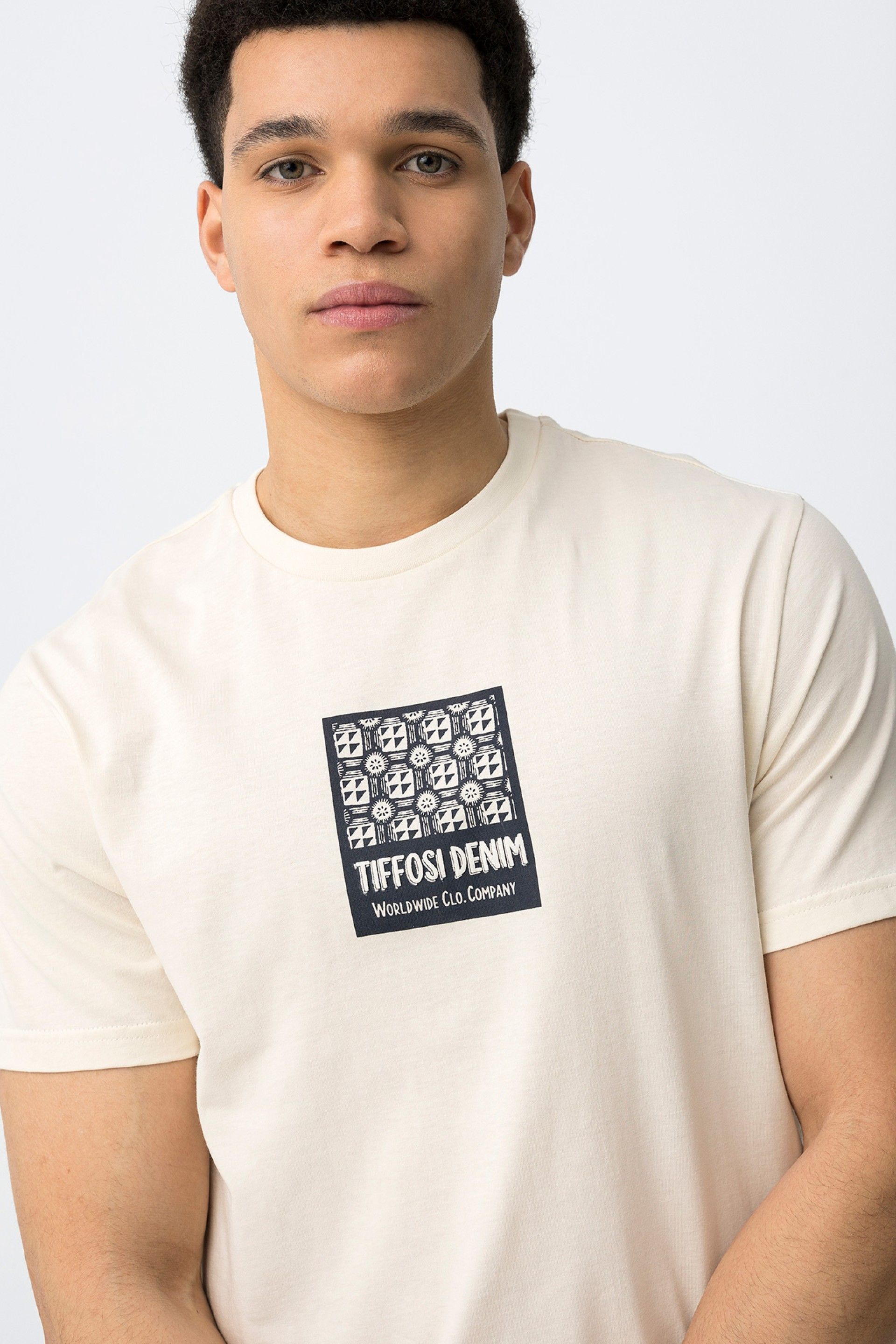 Camiseta Nikolai Crudo