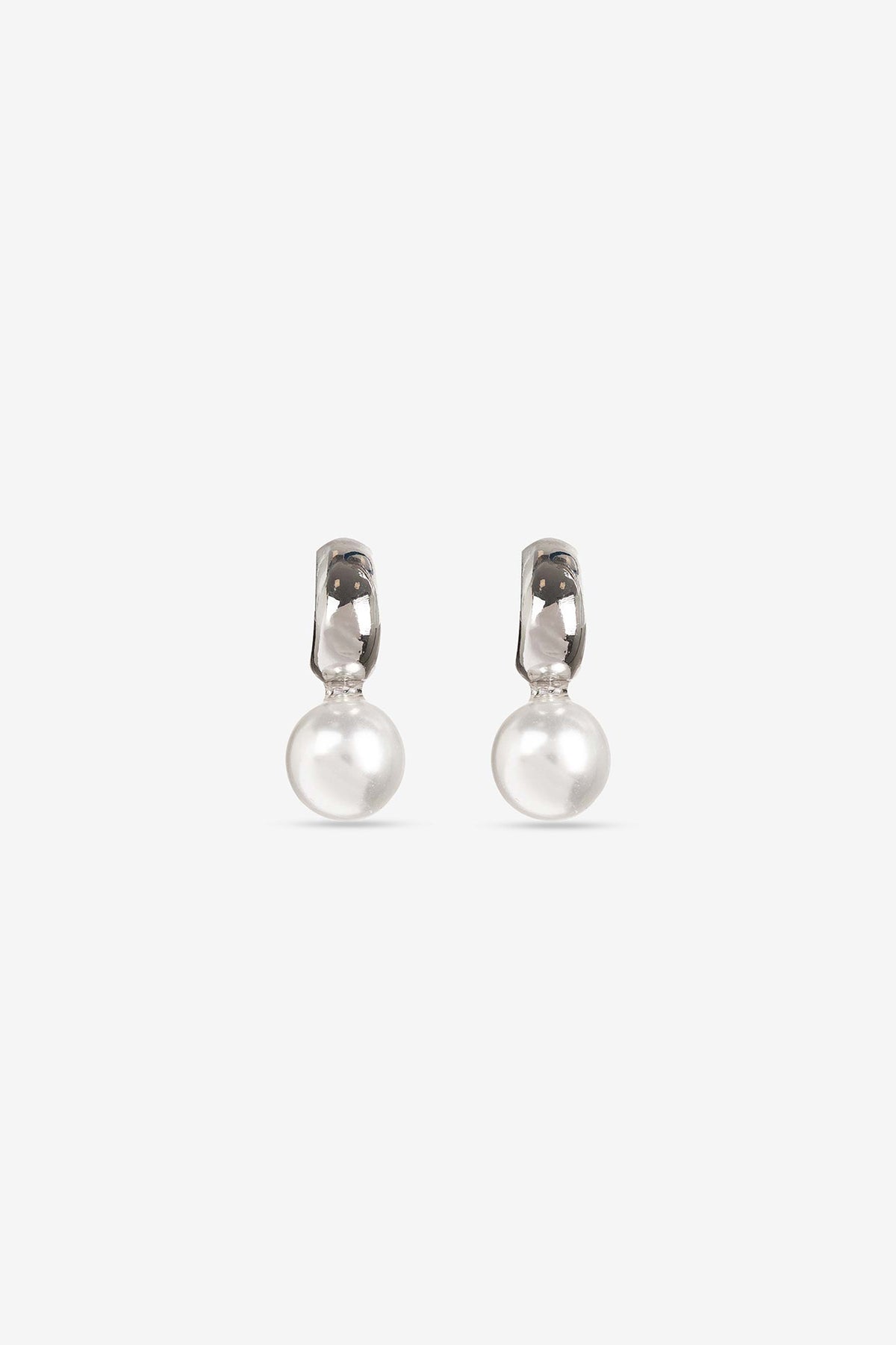 EAR 4932