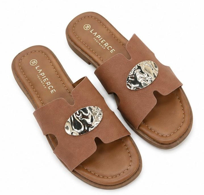 Sandalias Camel Detalle Dorado