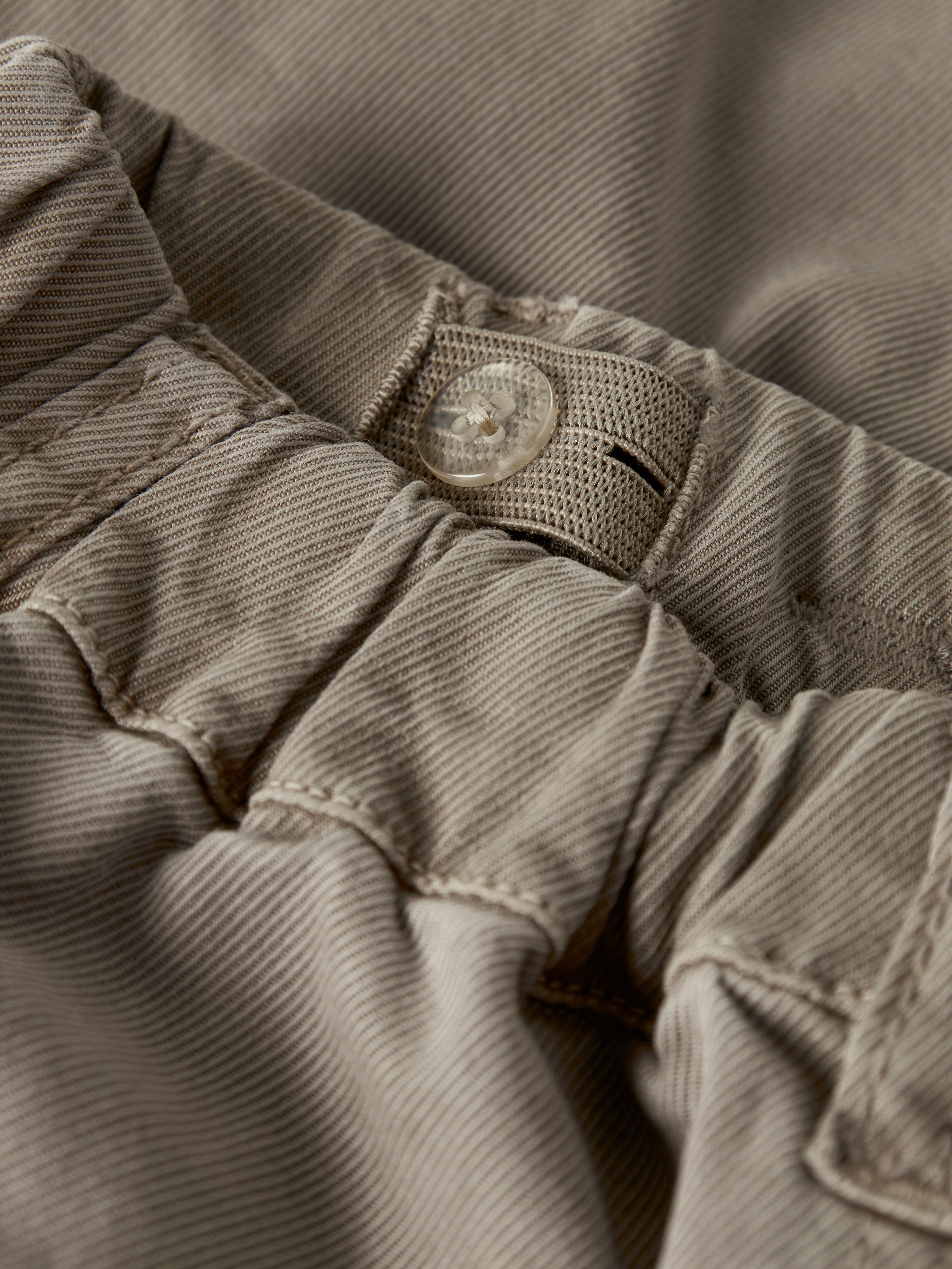 Pantalón Cargo Desgastado Mini