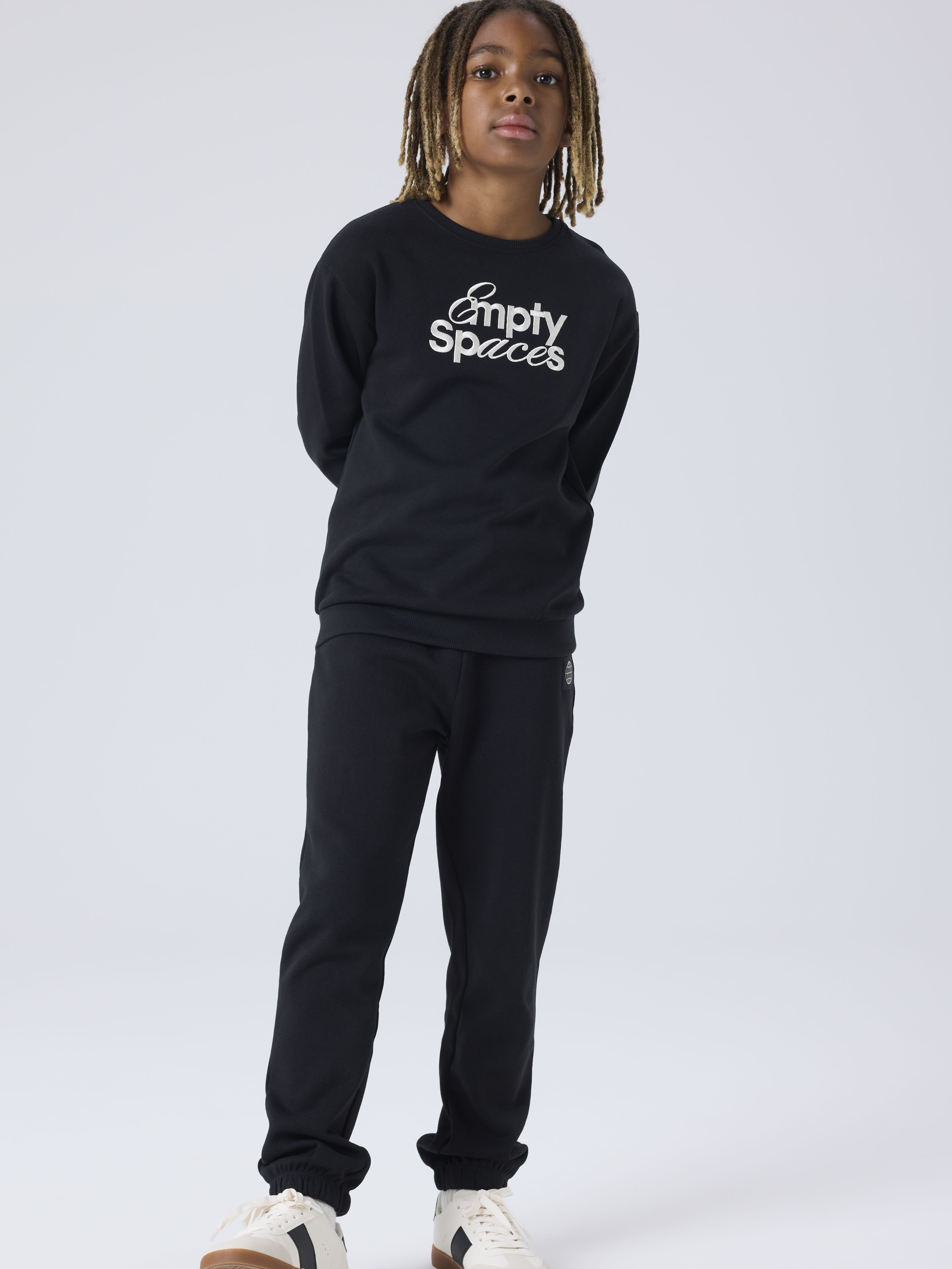 Sudadera Empty Spaces Negra Kid