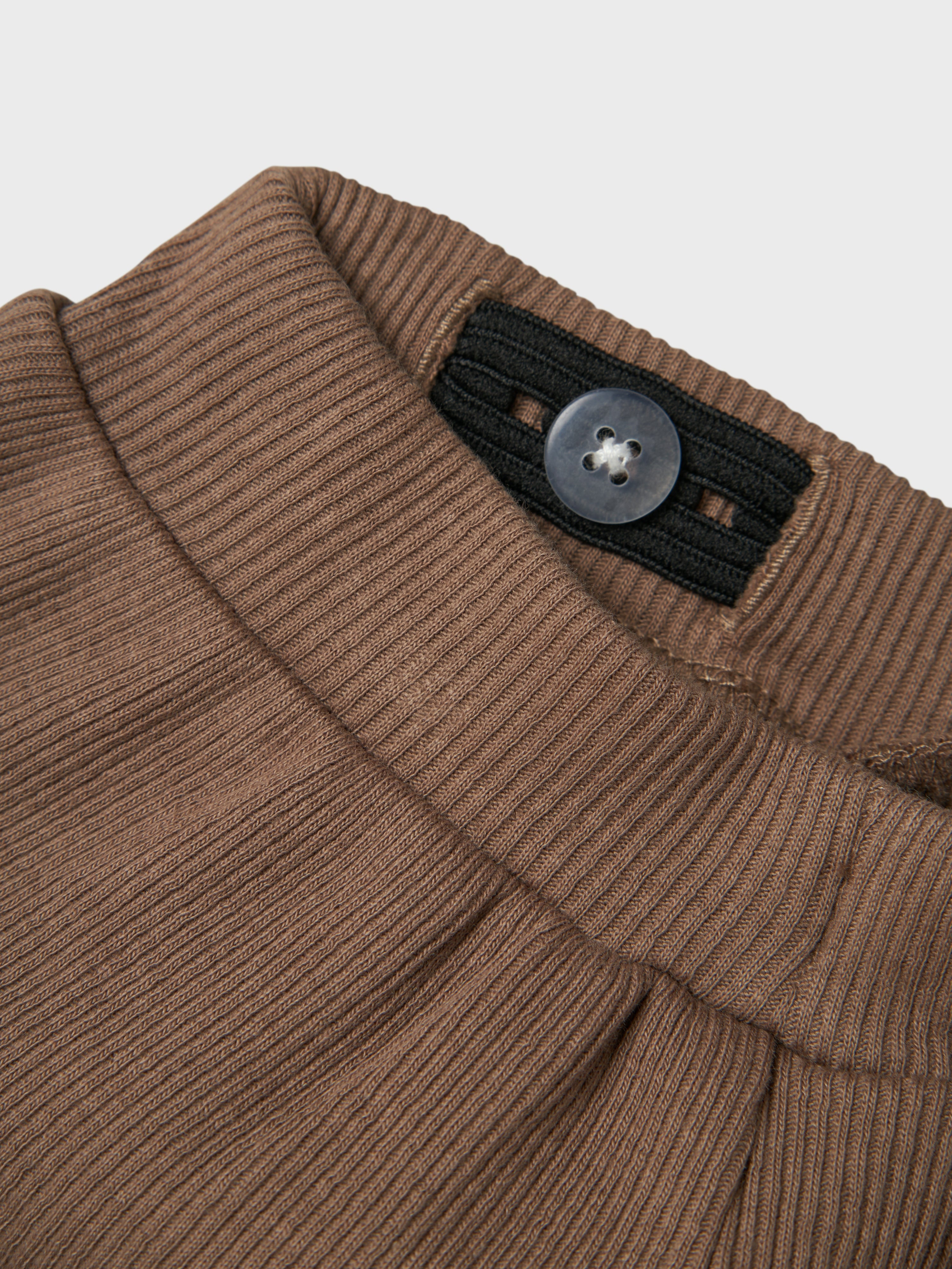 Short Blandito Botones Marrón Bebé