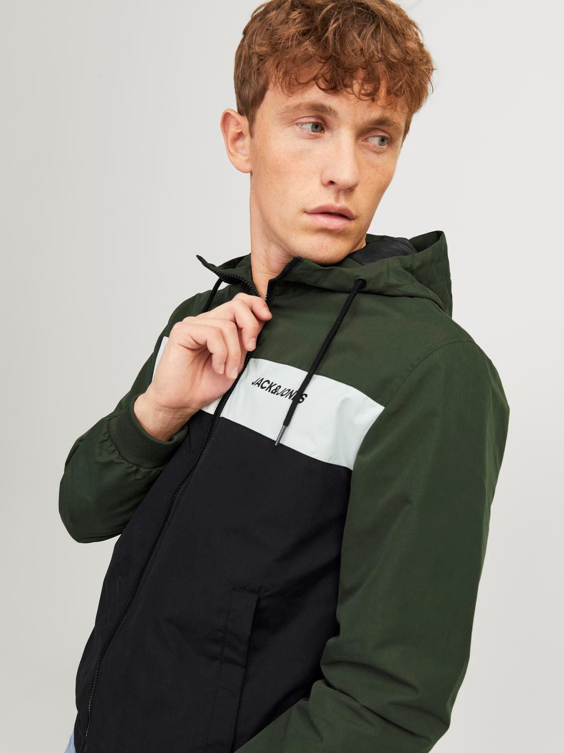 Cortavientos Capucha Erush Verde/Negro
